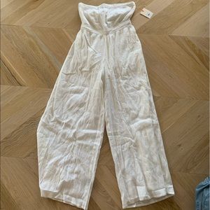BRAND NEW wide leg summer jumpsuit by billabong